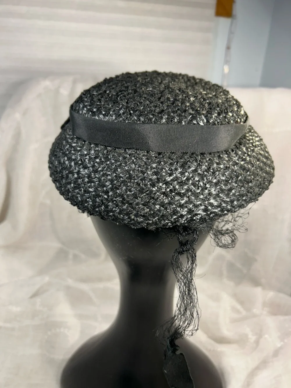 Vintage woven straw like headpiece halo piece - Picture 4 of 8